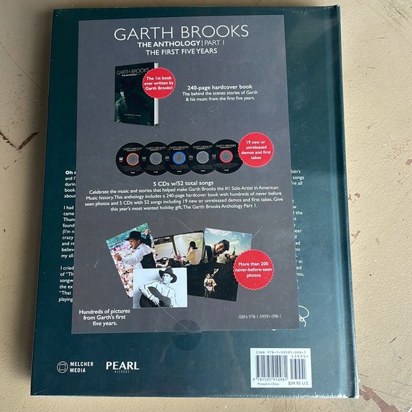 Garth Brooks CD and book collection - Picture 2 of 2
